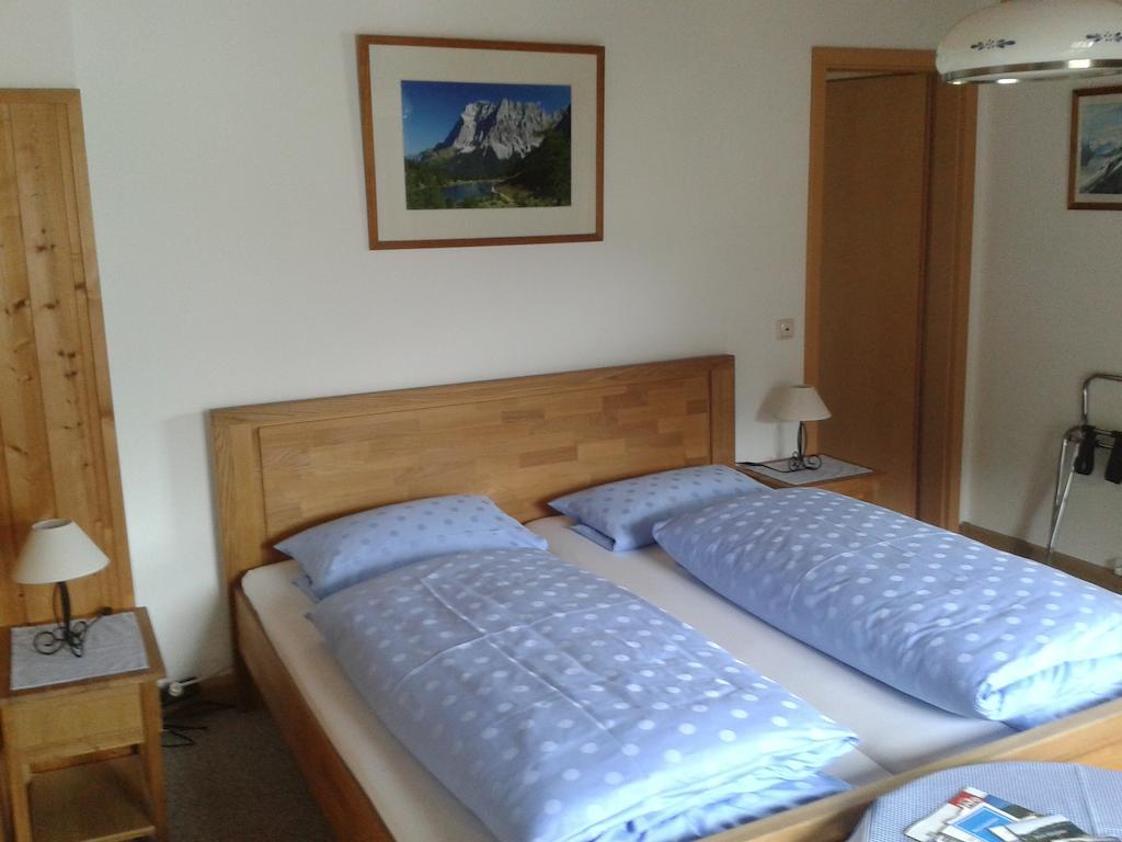 Gaestehaus Attenhauser Unterammergau Room photo